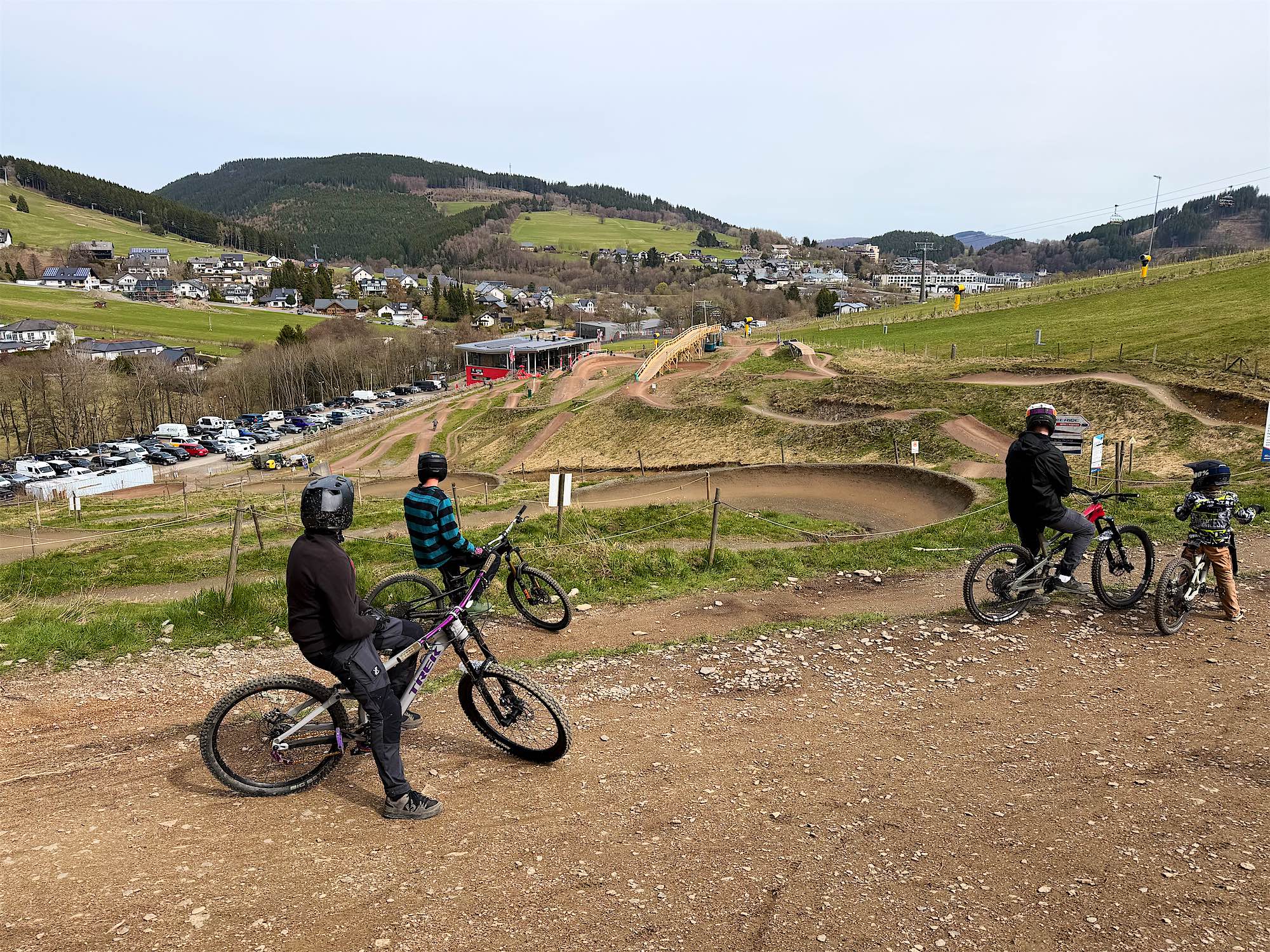 SteilKurvenFreunde – Bikepark Ride