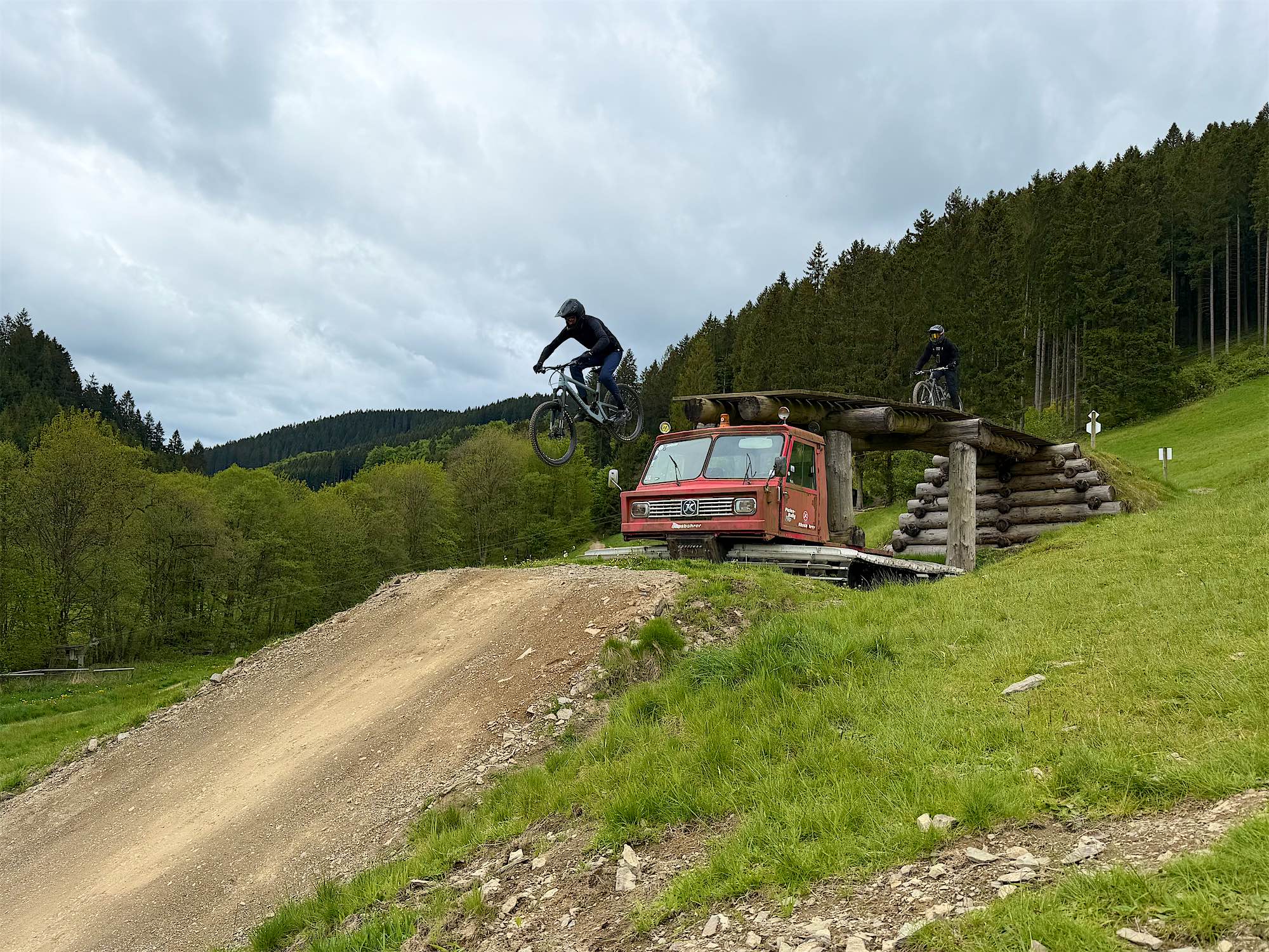 SteilKurvenFreunde – Bikepark Ride